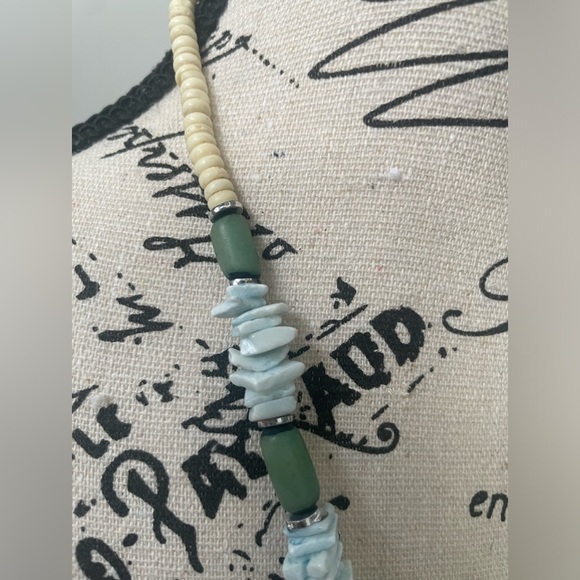 Shell Necklace - Picture 7 of 8